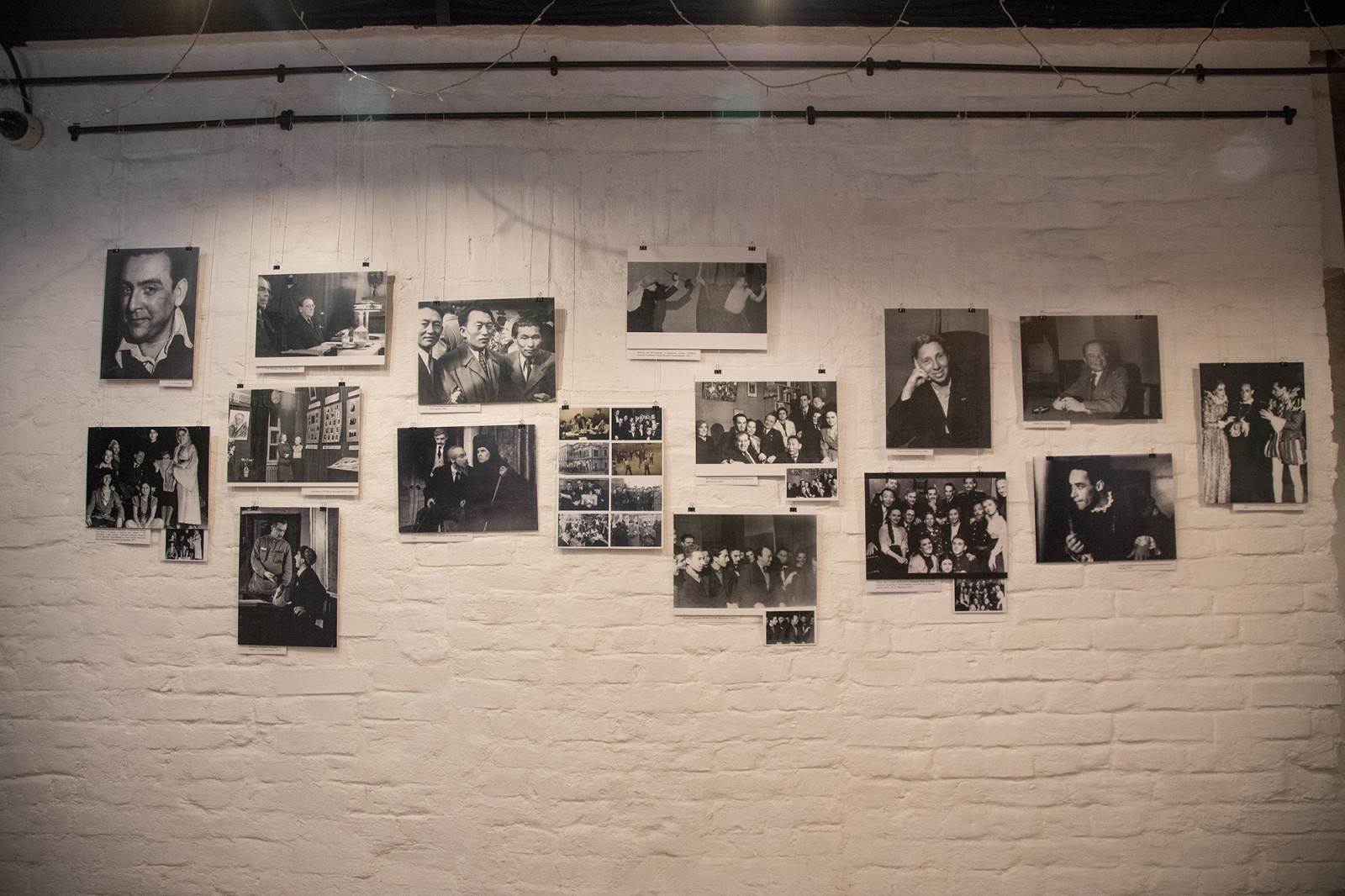 В Учебном театре ГИТИСа открылась выставка «Наши классики: ГИТИС в фотографиях Григория Спектора» 